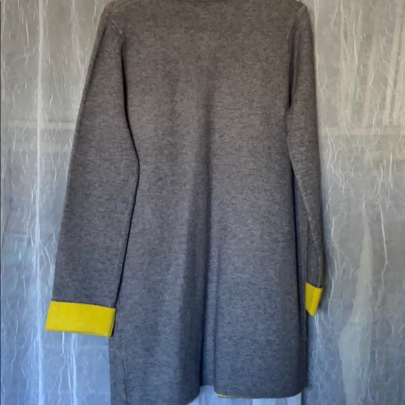 Blazer/Sweater - Picture 2 of 5